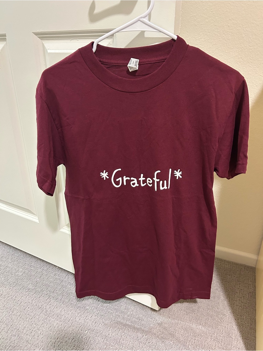 Unisex Burgundy 'Grateful' Graphic Tee Size S